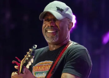 Darius Rucker performs on ABC's '“CMA Fest presented by SoFi' (Disney/Larry McCormack)