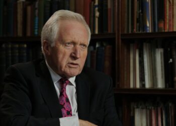 David Dimbleby rages at the 'absurd' Royal Family for not paying tax | Royal | News