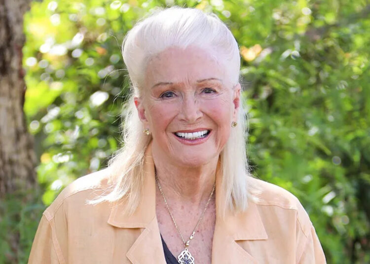 Diane Ladd smiling while outside