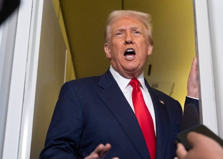 Donald Trump snaps at reporter over 'plans' for Venezuela attack - Celebrity News - Entertainment
