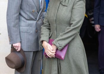 The pair were all smiles as they attended Newbury Racecourse