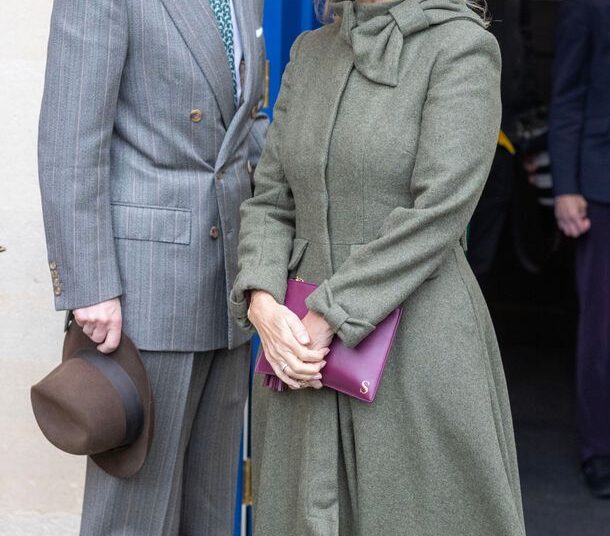 The pair were all smiles as they attended Newbury Racecourse