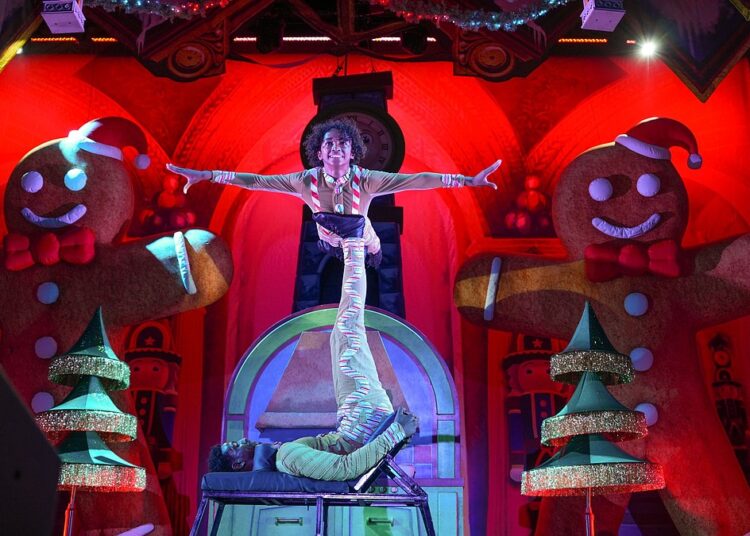 ENTERTAINMENT: ‘Bright the Night’ tree lighting set for downtown plaza | The Arkansas Democrat-Gazette