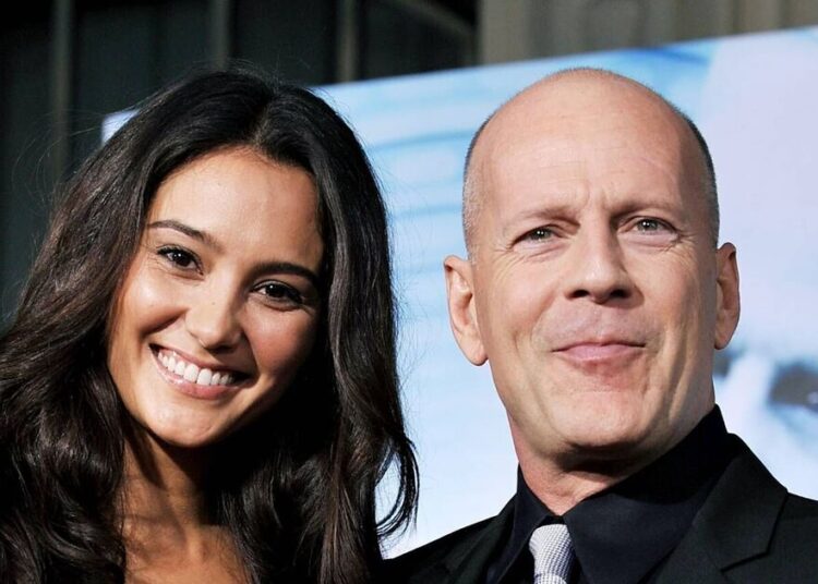 Emma Heming Willis' fiery response to Bruce Willis dementia critics - Celebrity News - Entertainment