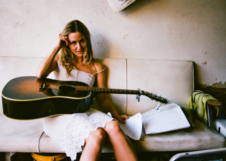 Esther Rose Shares New Songs "That's My DJ" & "Heather": Listen