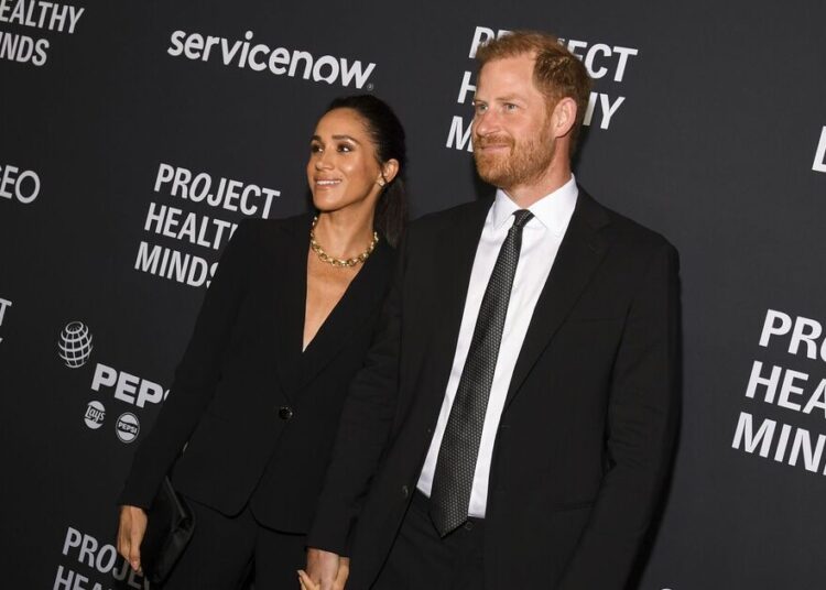 Harry and Meghan try to overshadow Royal Family on Remembrance Sunday - Royals - News