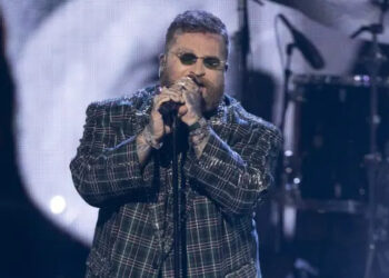 Teddy Swims performs at the 2025 Rock & Roll Hall of Fame Induction Ceremony, November 8, 2025 (Disney/Frank Micelotta)