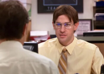 John Krasinski's Jim Halpert dressed up as Dwight Schrute in The Office