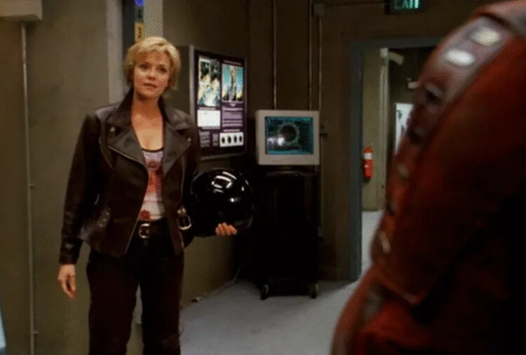 Major Carter (Amanda Tapping) in <em>Stargate SG-1</em> “Space Race”