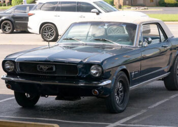 911 Nashville Season 1 Episode 5 Blue Car