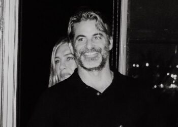 Jennifer Aniston Declares Love For Boyfriend Jim Curtis With PDA