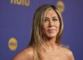 Jennifer Aniston, 'hypno-coach' Jim Curtis go Insta official