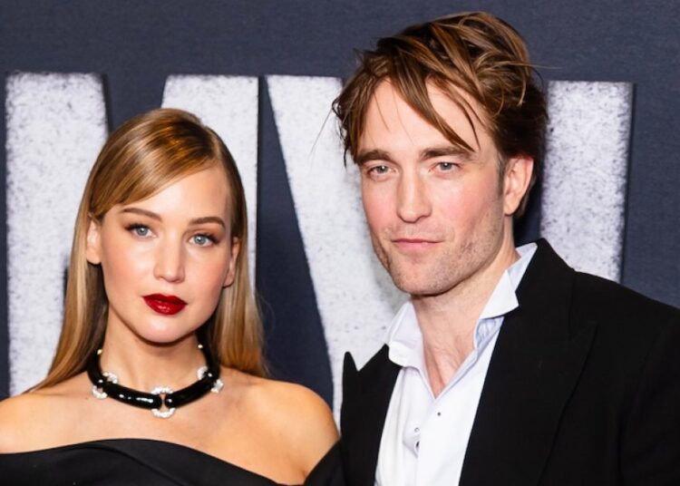 Jennifer Lawrence Says Robert Pattinson Movie Is Not Katniss-Edward Fanfic
