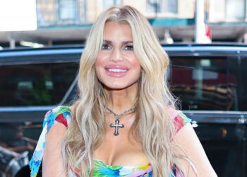 Jessica Simpson walks around New York City