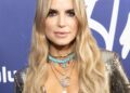 Jessica Simpson on All’s Fair Prosthetics 