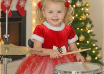JoJo Siwa unwraps new holiday single Message to the World (Little Drummer Girl) - Music News