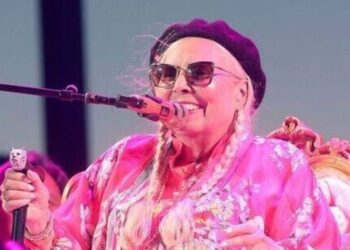 Joni Mitchell's health issues from Morgellons to near-fatal brain aneurysm - Celebrity News - Entertainment