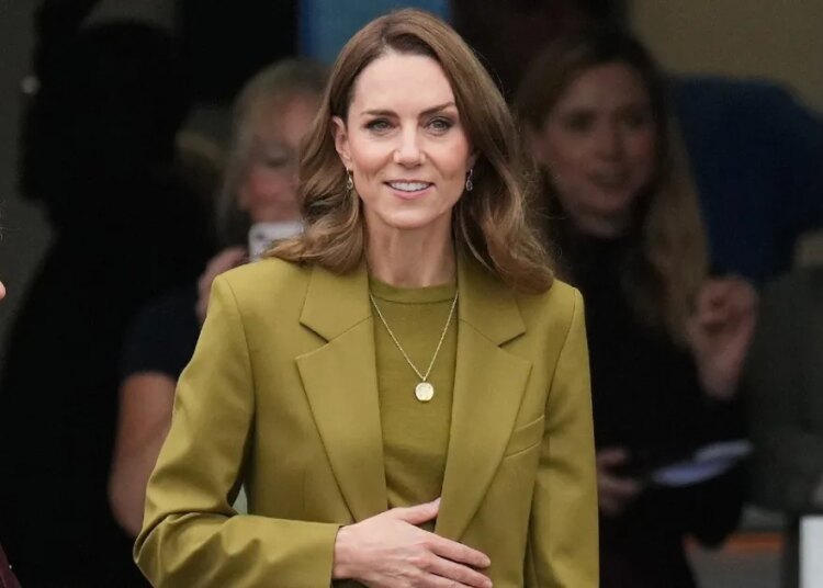 Kate Middleton Urges Prince Harry To 'Come Back' To Royal Fold | Gallery