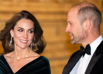 Kate Middleton looking adoringly at Prince William