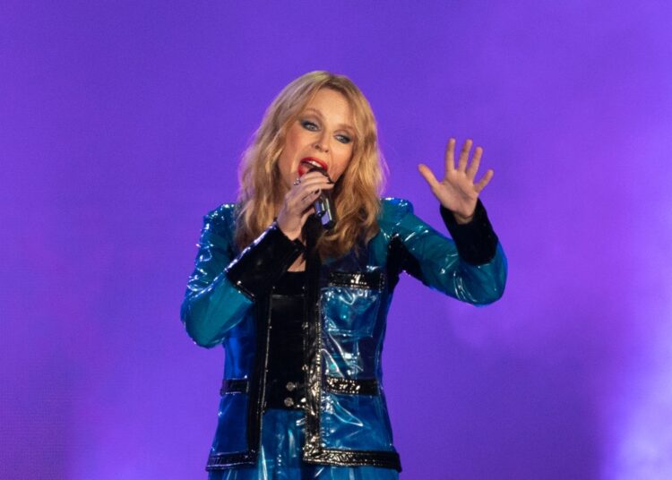 Kylie Minogue announces 10th anniversary Christmas album featuring new song