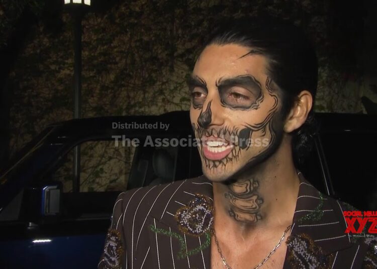 Latino celebrities show love for late Latinx icons (Video)