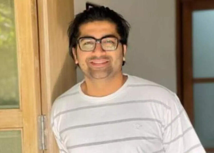 Malhar Thakar pays tribute to Dharmendra, shares his vintage photo |