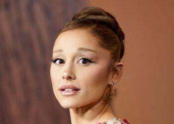 Man who ambushed Ariana Grande at film premiere is deported - Celebrity News - Entertainment