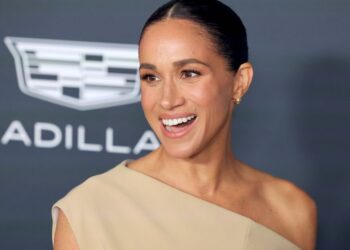 Meghan Markle cracks 3-word joke as she's spotted on film set | Royal | News