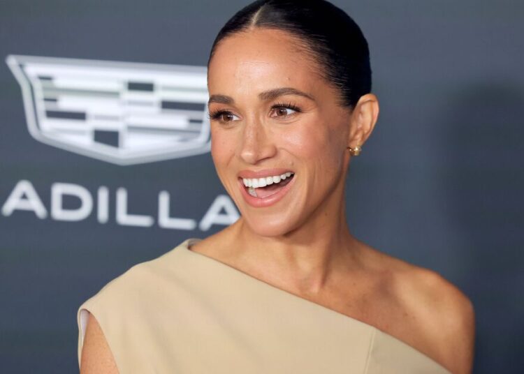 Meghan Markle cracks 3-word joke as she's spotted on film set | Royal | News