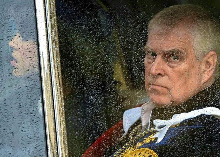 Allow me, this British ex-prince will in future only be known as Andrew Mountbatten Windsor. (archive picture)