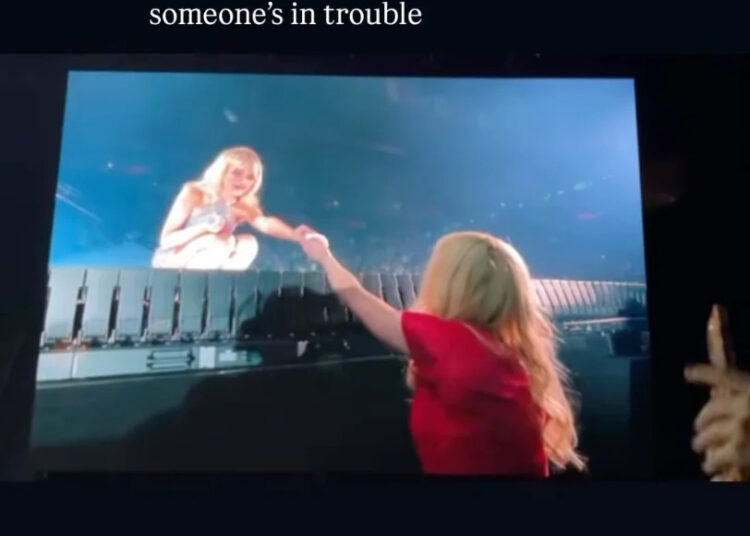 Nicole Kidman's Daughter Reveals Private Texts After Mom Is "Arrested" by Sabrina Carpenter