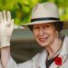 'No fuss' Princess Anne spotted carrying her own luggage off plane | Royal | News