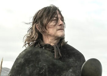 Daryl Dixon standing outside on The Walking Dead: Daryl Dixon