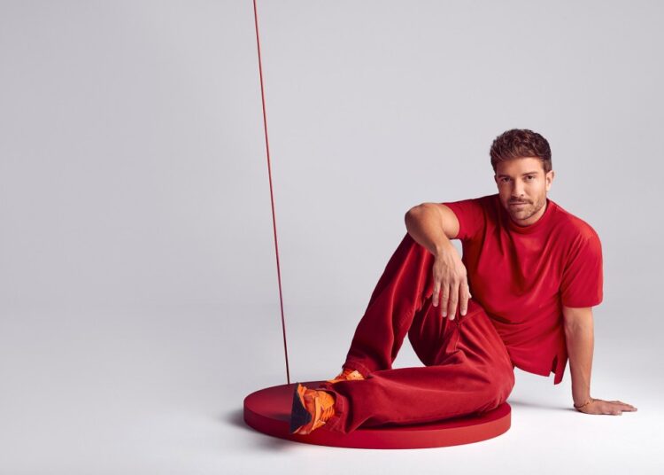 Pablo Alboran's New Album 'KM0' & More