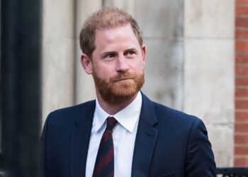 Prince Harry's at war with the Palace again - timing couldn't be worse | Royal | News
