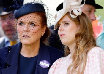 Princess Beatrice's four-word warning to Fergie amid Andrew scandal | Royal | News