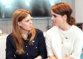 Princess Beatrice's 'warning' to Eugenie over Andrew scandal | Royal | News