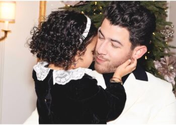 Priyanka Chopra reacts to Malti’s sweet moment with papa Nick Jonas. See here