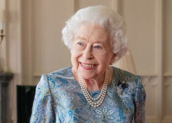 Queen Elizabeth favored Prince William’s wedding over her own son's - Celebrity News - Entertainment