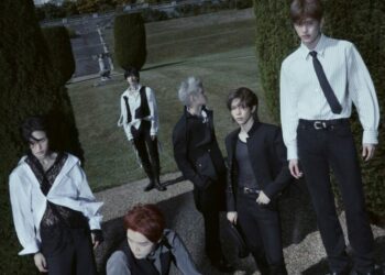 RIIZE share exclusive pictures from their world tour 'RIIZING LOUD' and talk about their new single 'Fame'