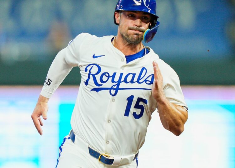 Randal Grichuk declines mutual option, becomes free agent