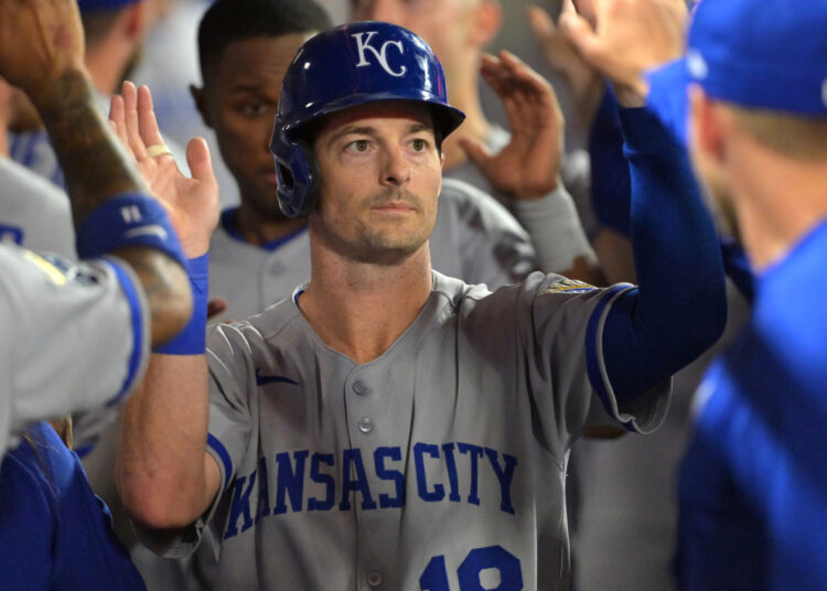 Randal Grichuk declines mutual option with Royals