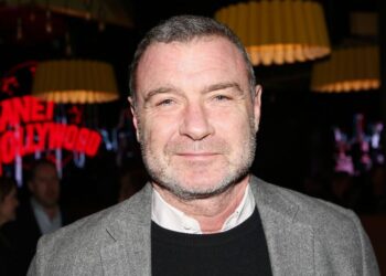 Ray Donovan star hospitalized in New York City after painful migraine - Celebrity News - Entertainment