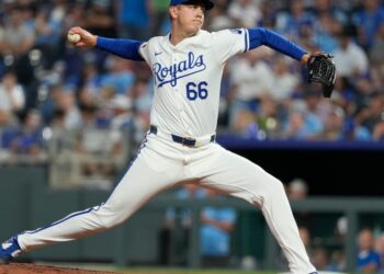 Royals avoid arbitration with James McArthur