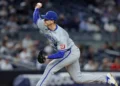 Royals sign $810,000 pitching old friend to new contract image