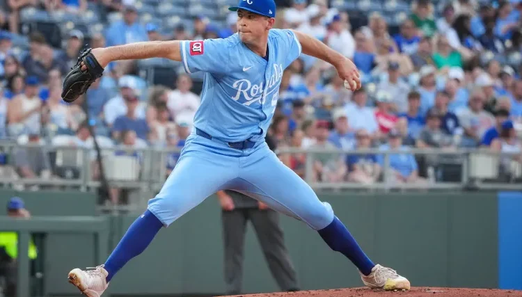 Royals urged by MLB Insider to trade star pitcher for much-needed outfield help image