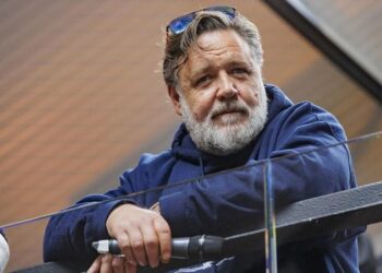 Russell Crowe before his weight loss.