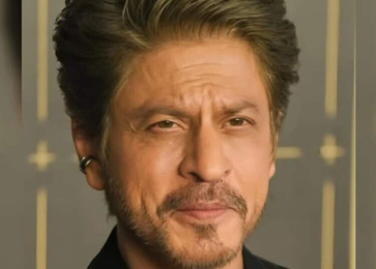 SRK Turns 60! Fans Fly To Mumbai From Around The World To Celebrate King Khan’s Big Day SRK Turns 60! Fans Fly To Mumbai From Around The World To Celebrate King Khan’s Big Day