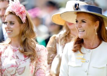 Sarah Ferguson 'makes bombshell U-turn' as she 'looks to Princess Beatrice for help' | Royal | News