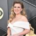 See Kelly Clarkson Debut an Incredible New Look on TV